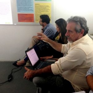 Representantes de diversas organizações reunidos em uma sala do Movimento Down para discutir Inovação e Criatividade na Educação Básica.