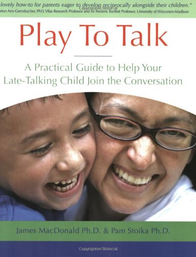 capa do livro play to talk. mae e filho abracados sorrindo.